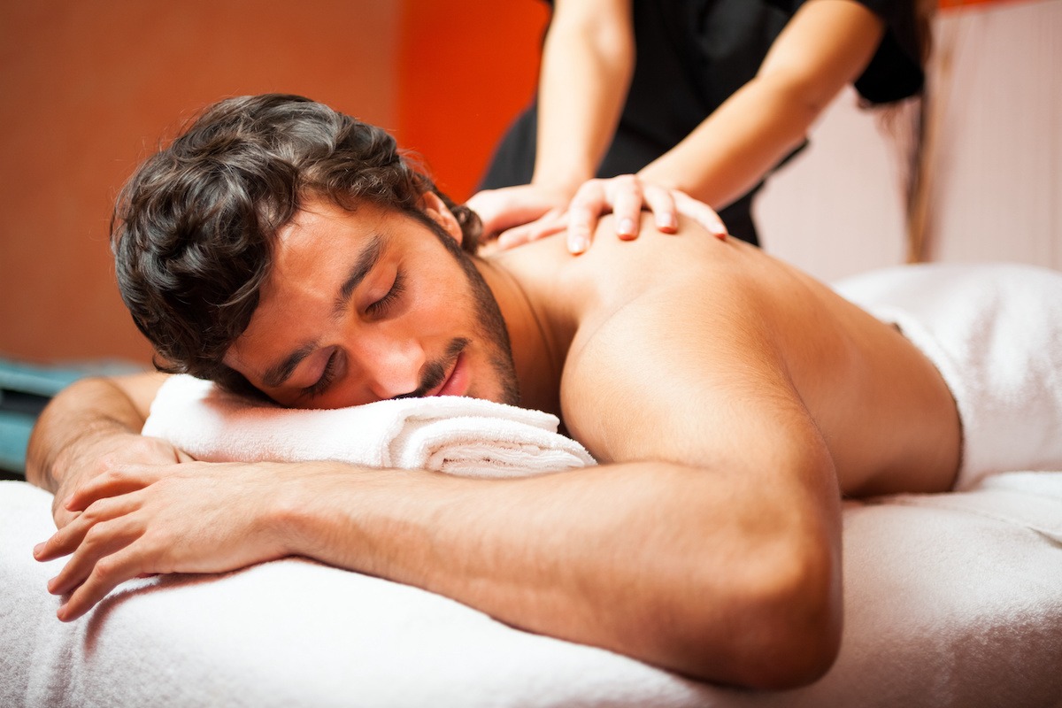 Sports Medicine Massage Therapist: Expertise and Roles